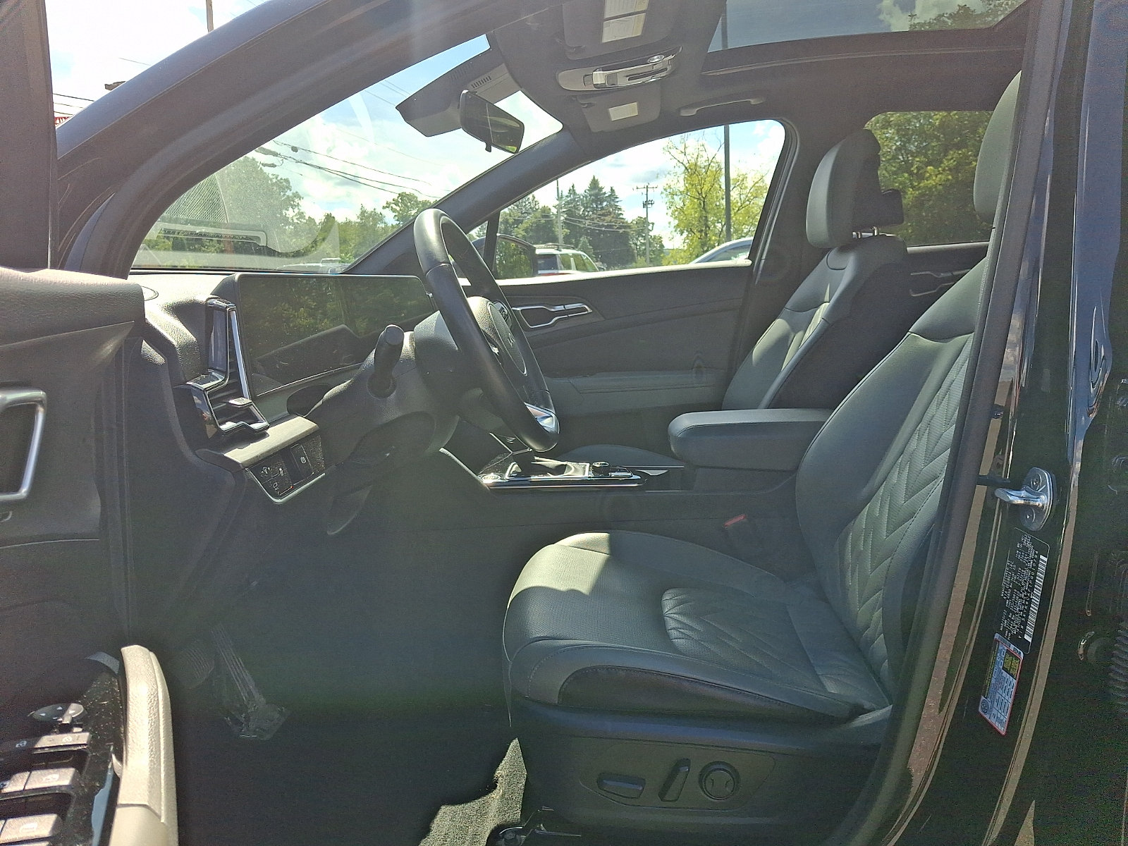 Used 2023 Kia Sportage X-Line w/ X-Line Premium Package AWD/4WD image 13
