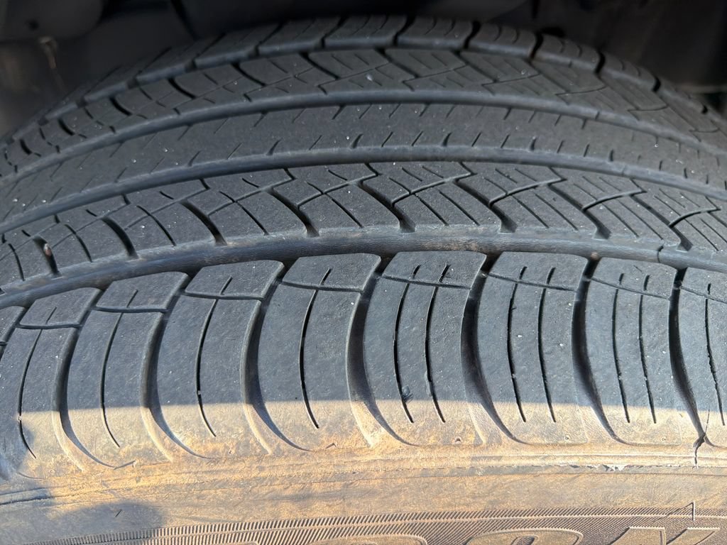 Used 2012 RAM 1500 Laramie AWD/4WD image 22