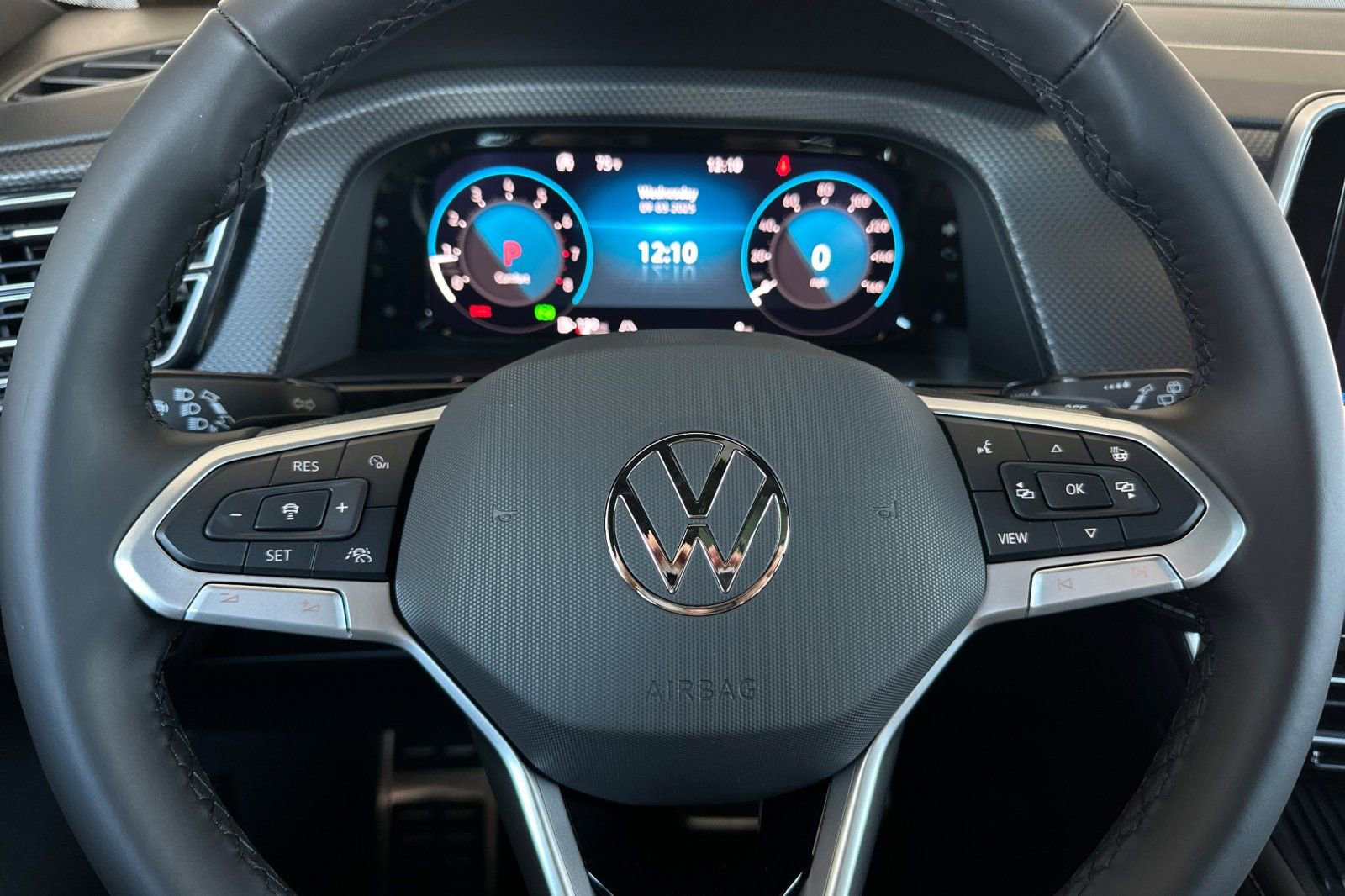 New 2026 Volkswagen Atlas Cross Sport SEL Premium R-Line image 24