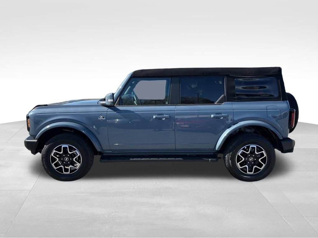 Used 2023 Ford Bronco Outer Banks image 2