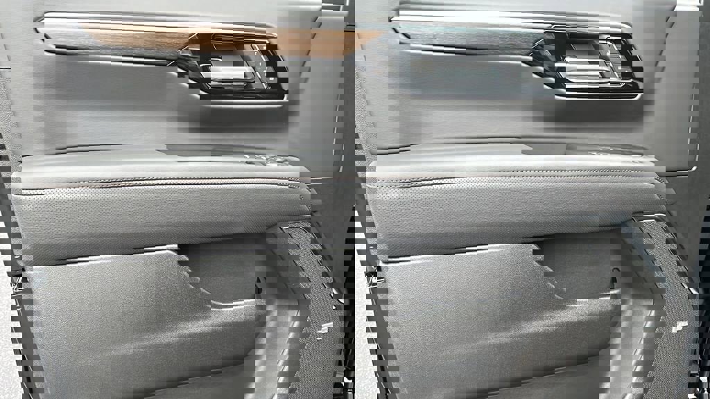 New 2025 Chevrolet Tahoe High Country image 15