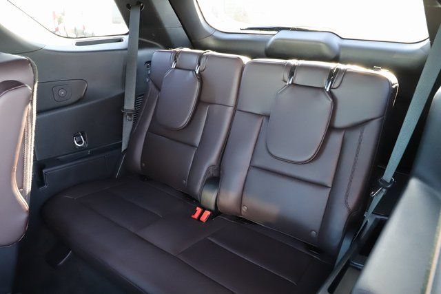 Certified 2025 Ford Explorer Platinum w/ LUX Leather Package AWD/4WD image 18
