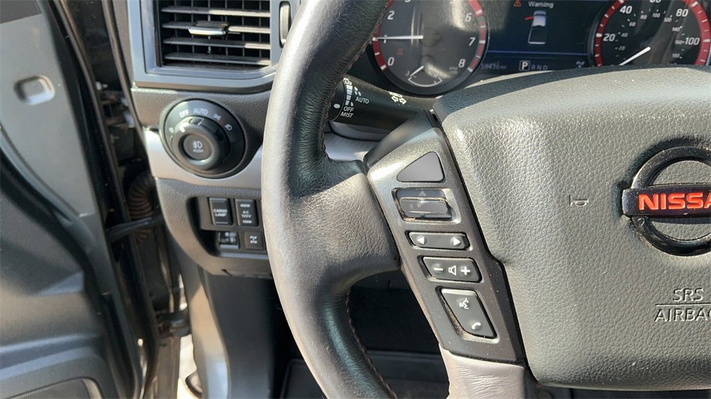 Used 2020 Nissan Titan PRO-4X w/ Pro-4x Convenience Package image 19