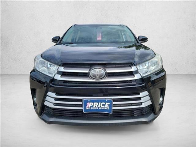 Used 2019 Toyota Highlander XLE video 2