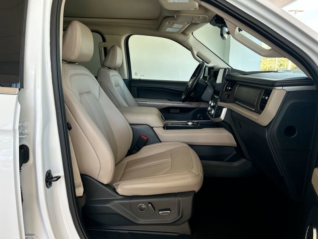 Used 2024 Ford Expedition Limited image 36