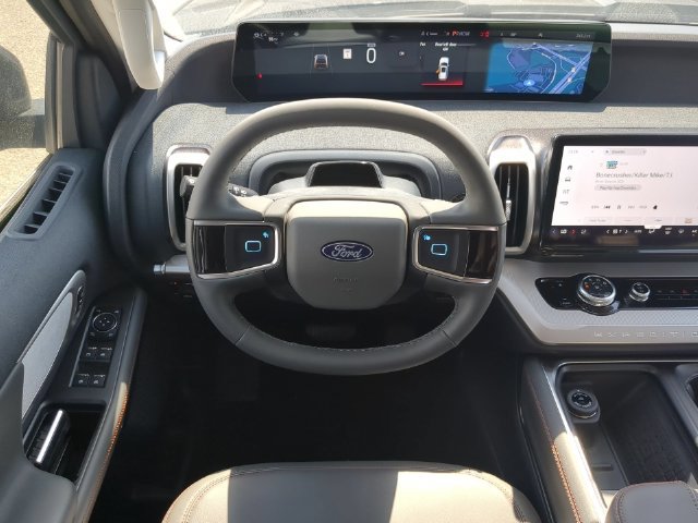 New 2025 Ford Expedition Active AWD/4WD image 38