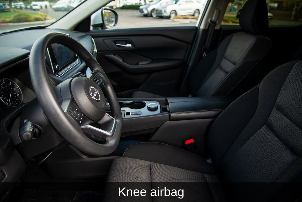 Used 2024 Nissan Rogue SV image 13