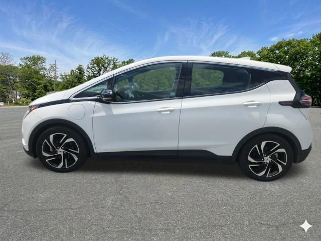 Used 2023 Chevrolet Bolt LT w/ Infotainment Package FWD image 5