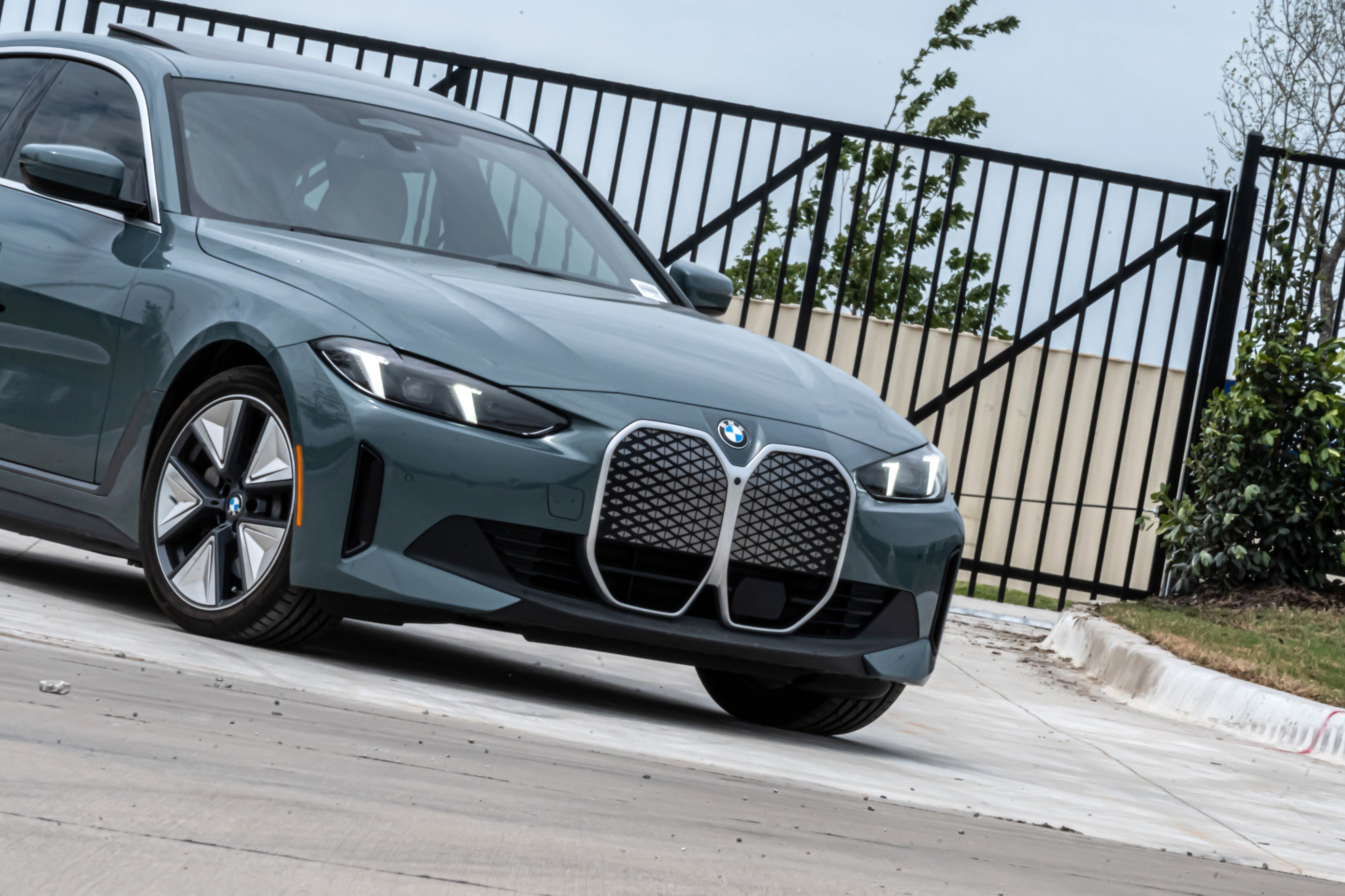Certified 2026 BMW i4 xDrive40i w/ Premium Package AWD/4WD image 37