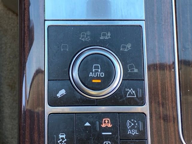 Used 2015 Land Rover Range Rover HSE image 31