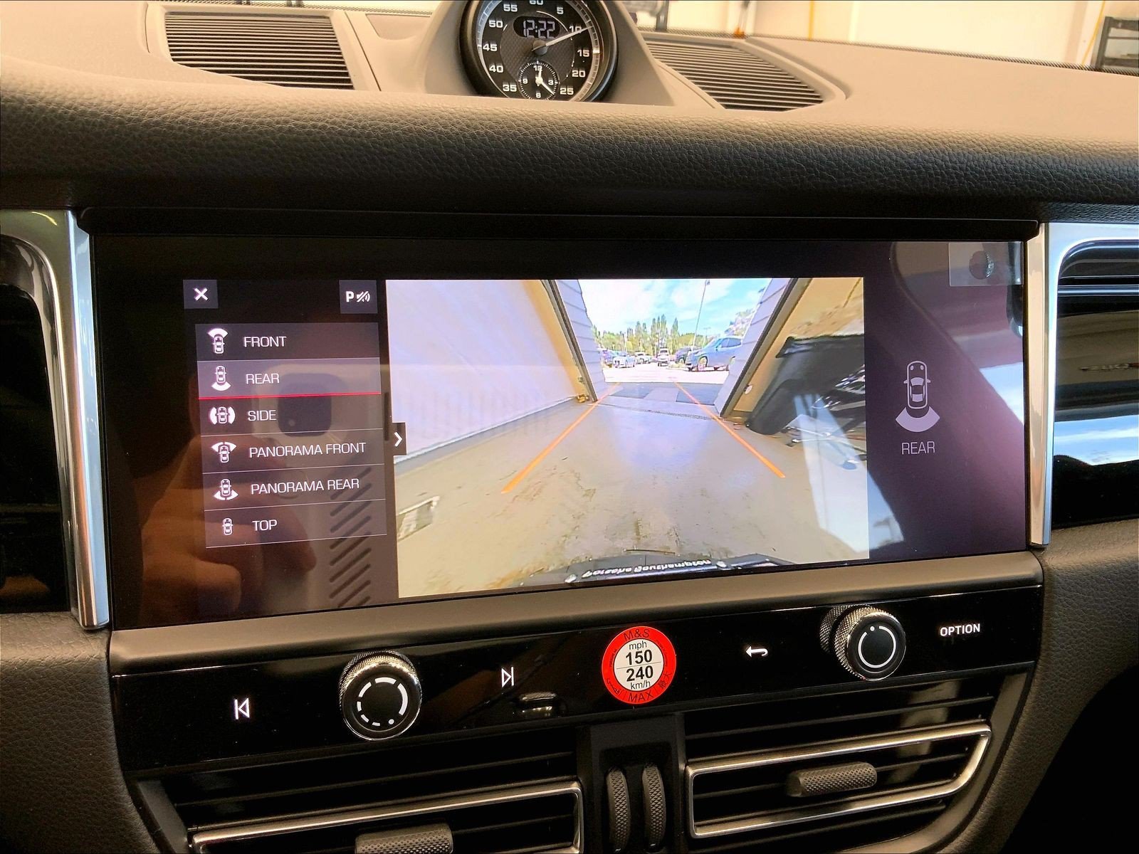 Certified 2026 Porsche Macan AWD/4WD image 25