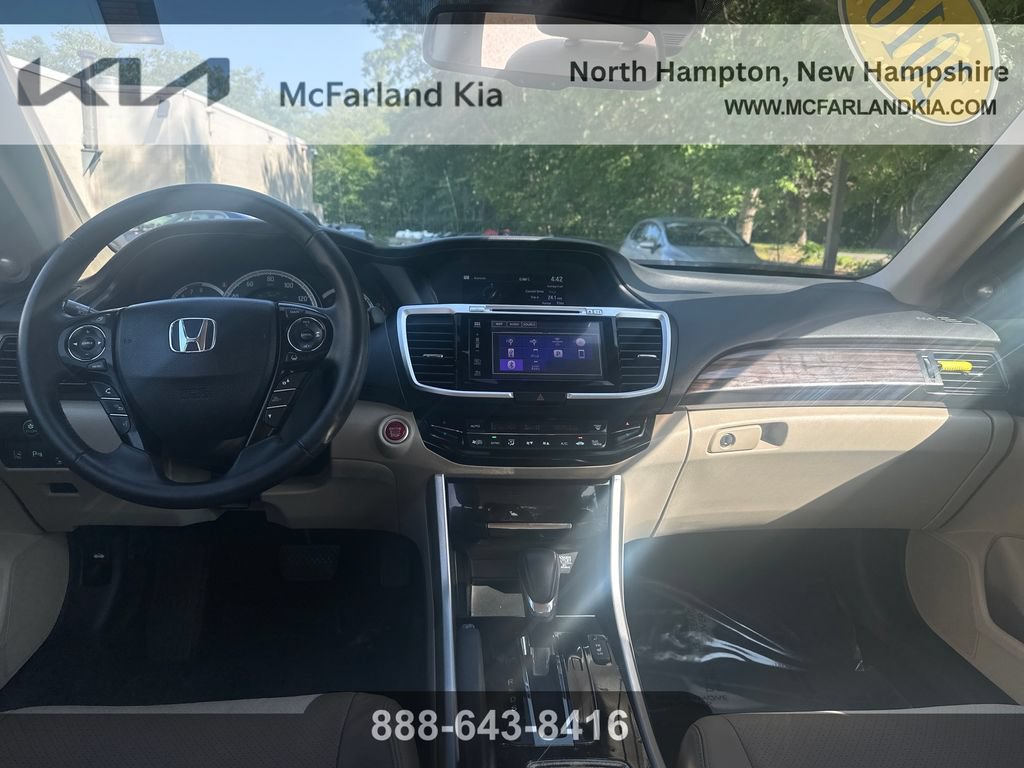 Used 2016 Honda Accord Touring image 12