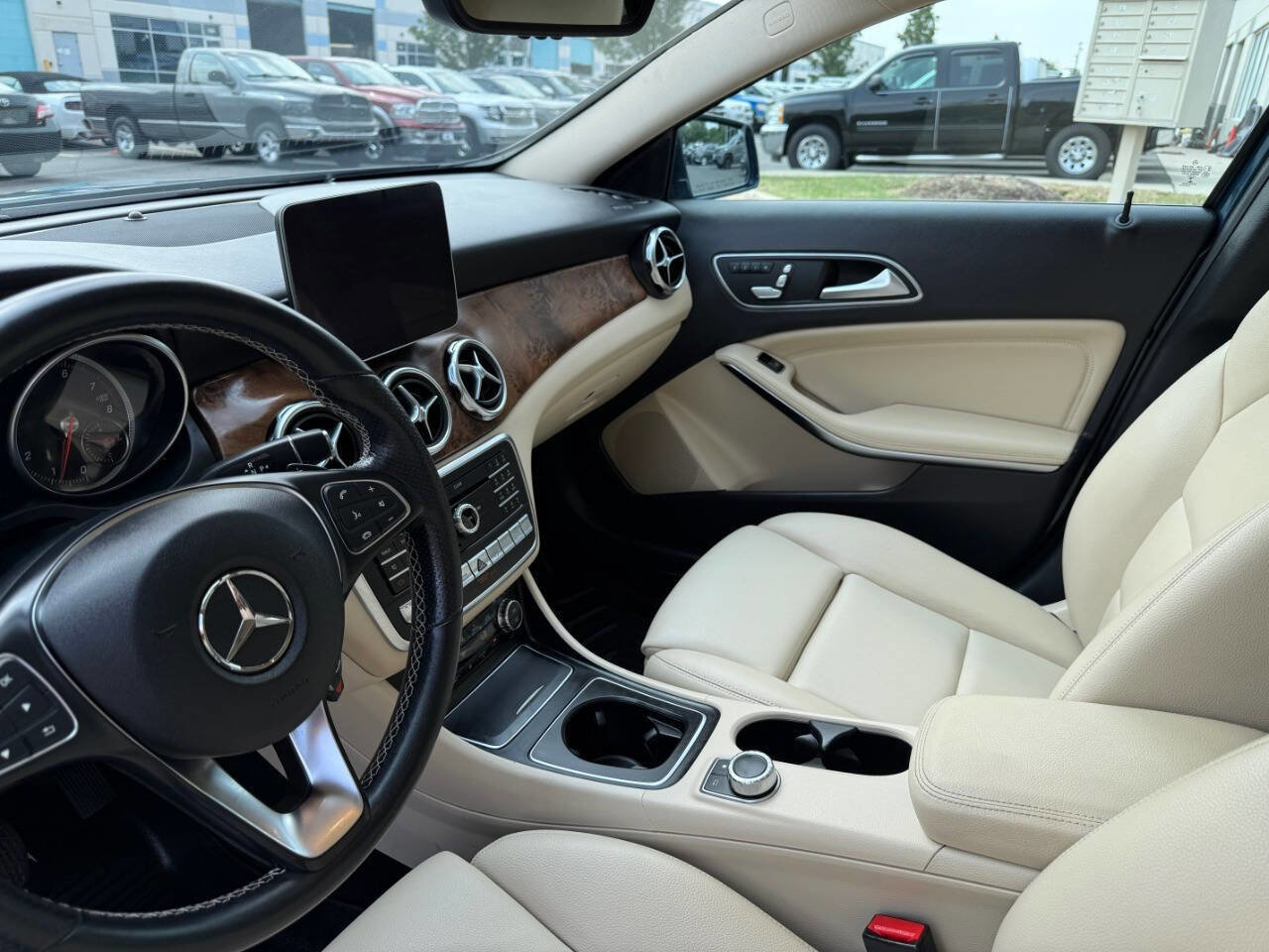 Used 2020 Mercedes-Benz GLA 250 4MATIC image 23