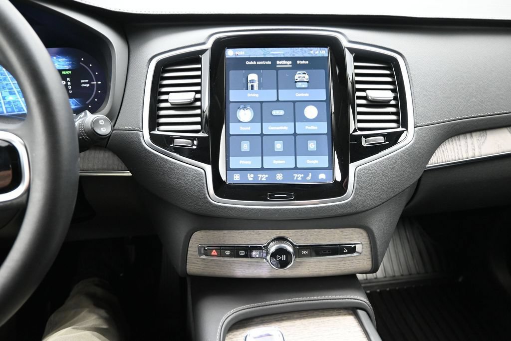 Used 2023 Volvo XC90 T8 Ultimate AWD/4WD image 16