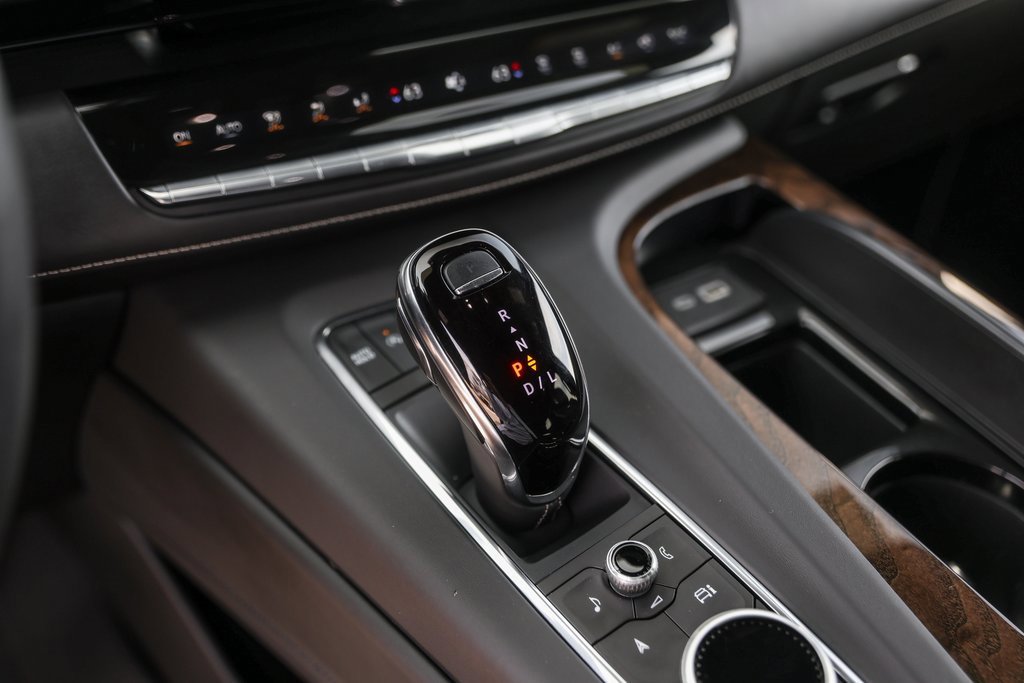 Used 2024 Cadillac Escalade Premium Luxury Platinum image 19