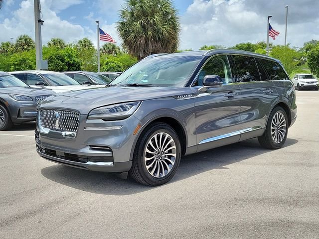 Certified 2024 Lincoln Aviator 2WD w/ Premium Package image 3