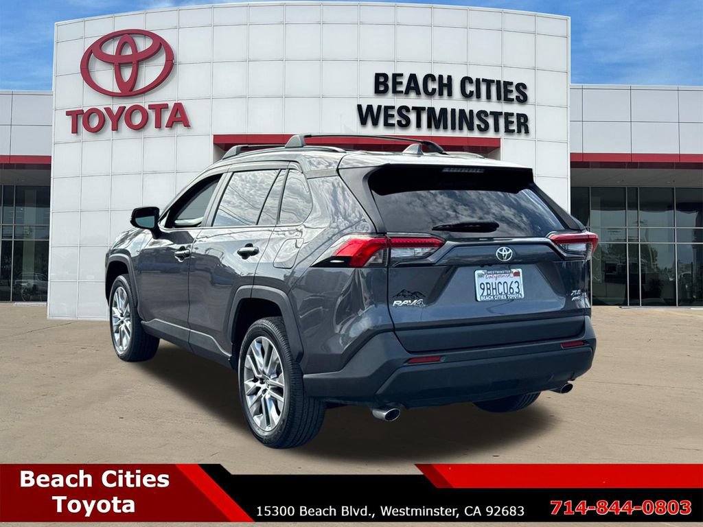 Used 2022 Toyota RAV4 XLE Premium AWD/4WD image 8