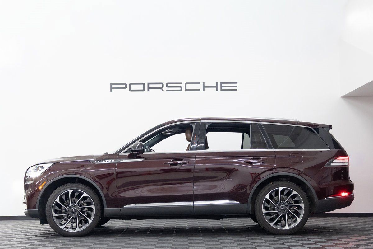 Used 2021 Lincoln Aviator Reserve w/ Equipment Group 201A image 2