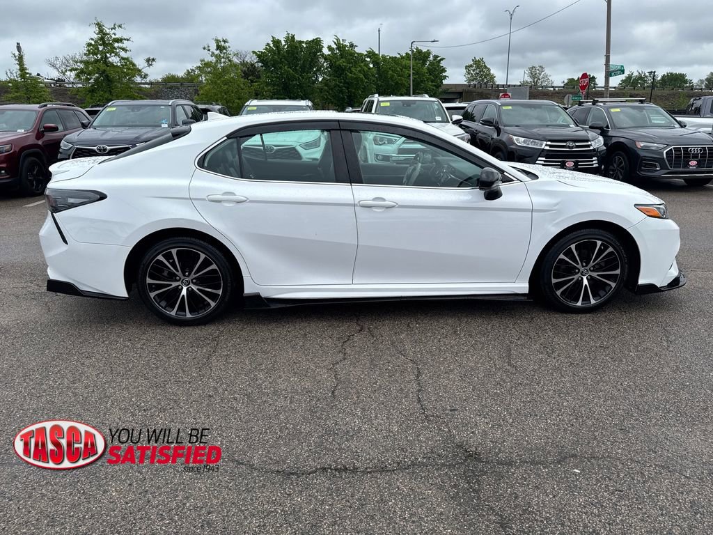 Used 2019 Toyota Camry SE FWD image 8