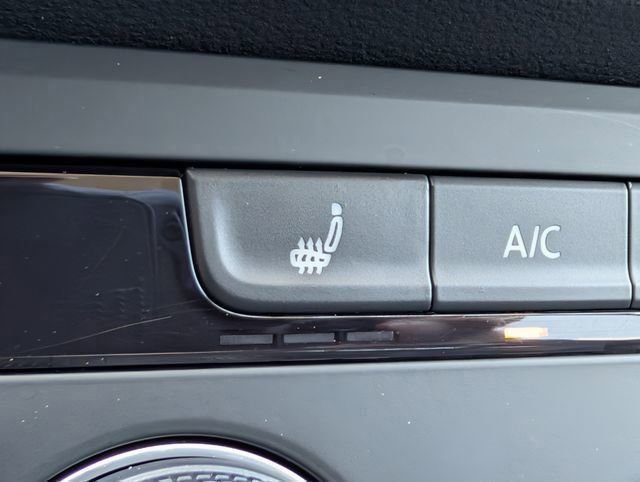 Used 2022 Volkswagen Taos SE FWD image 23