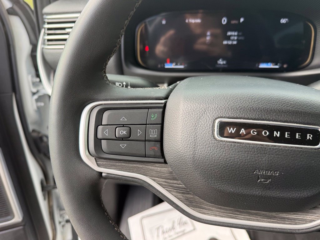 Used 2024 Jeep Wagoneer L Series II AWD/4WD image 30
