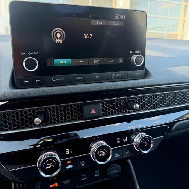 Used 2025 Honda Civic Sport image 17