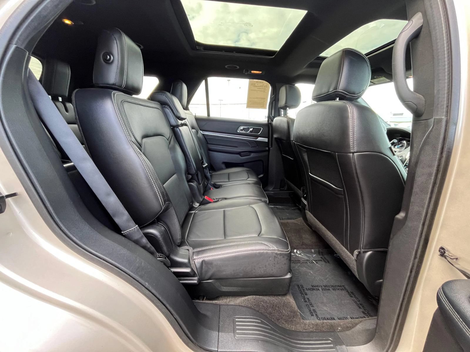 Used 2017 Ford Explorer Limited w/ Equipment Group 301A AWD/4WD image 37