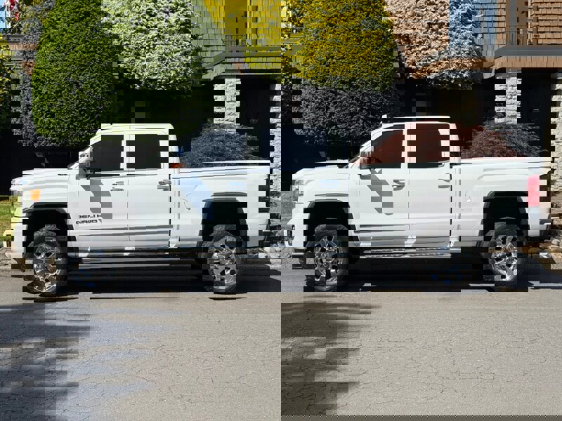 Used 2015 GMC Sierra 2500 Denali w/ Duramax Plus Package image 2