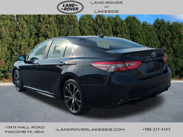 Used 2019 Toyota Camry SE FWD image 6