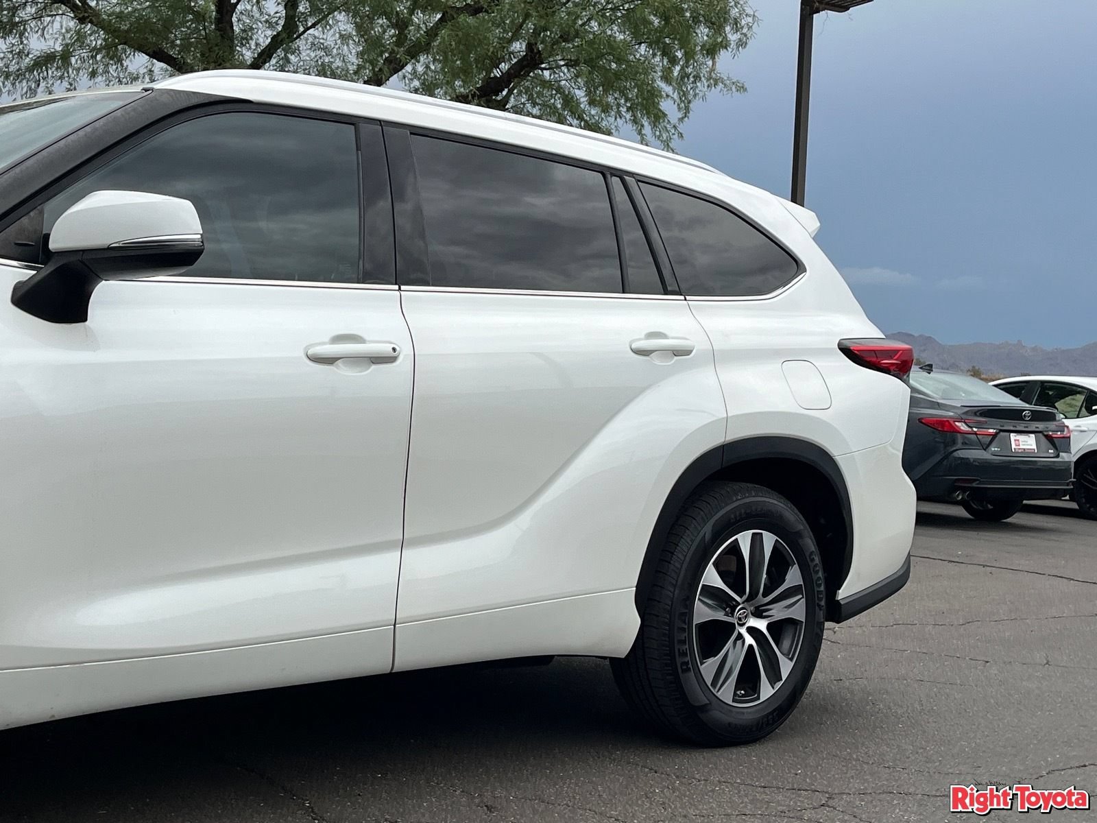 Certified 2021 Toyota Highlander XLE FWD image 10
