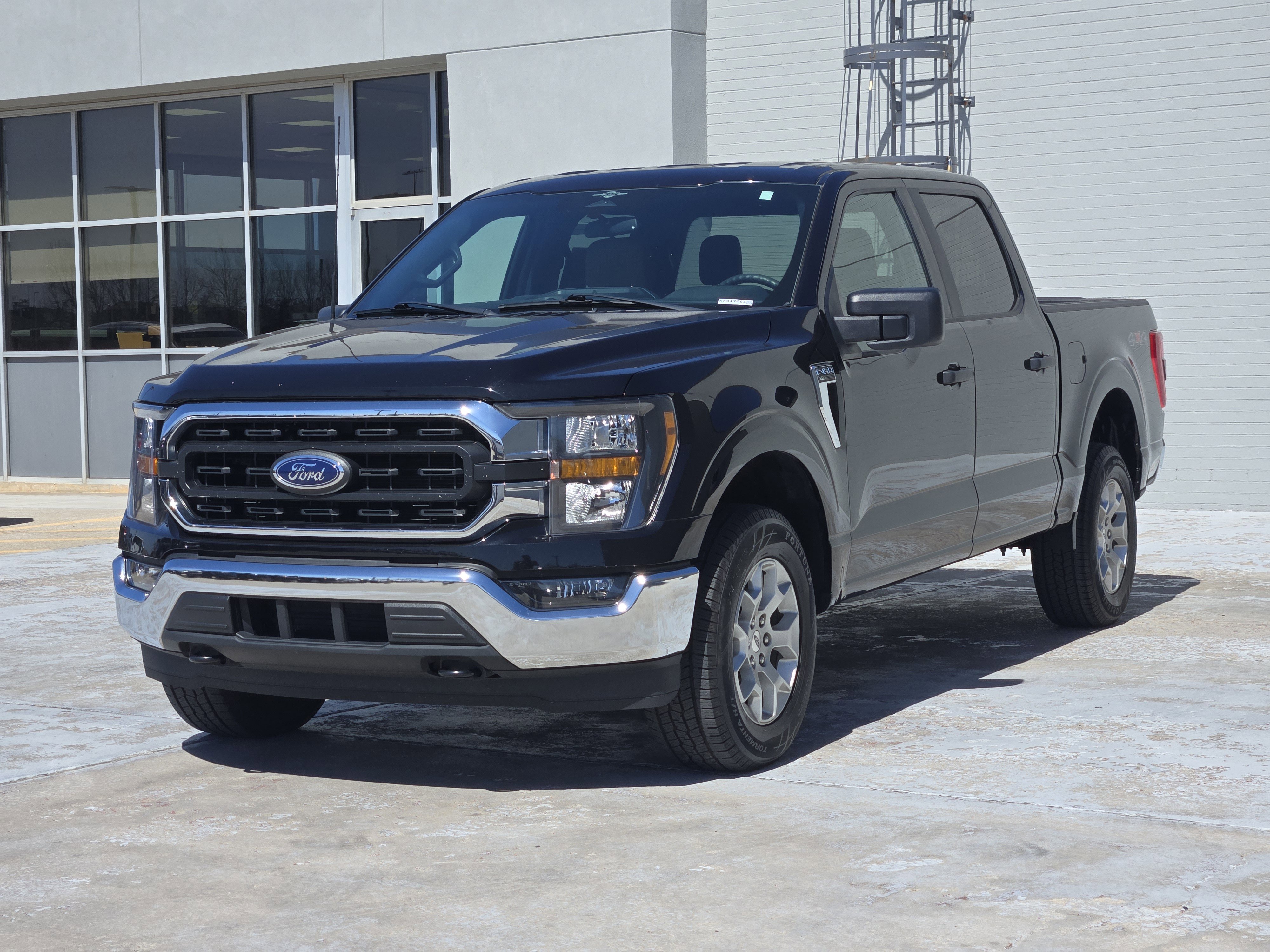 Used 2023 Ford F150 XLT image 4
