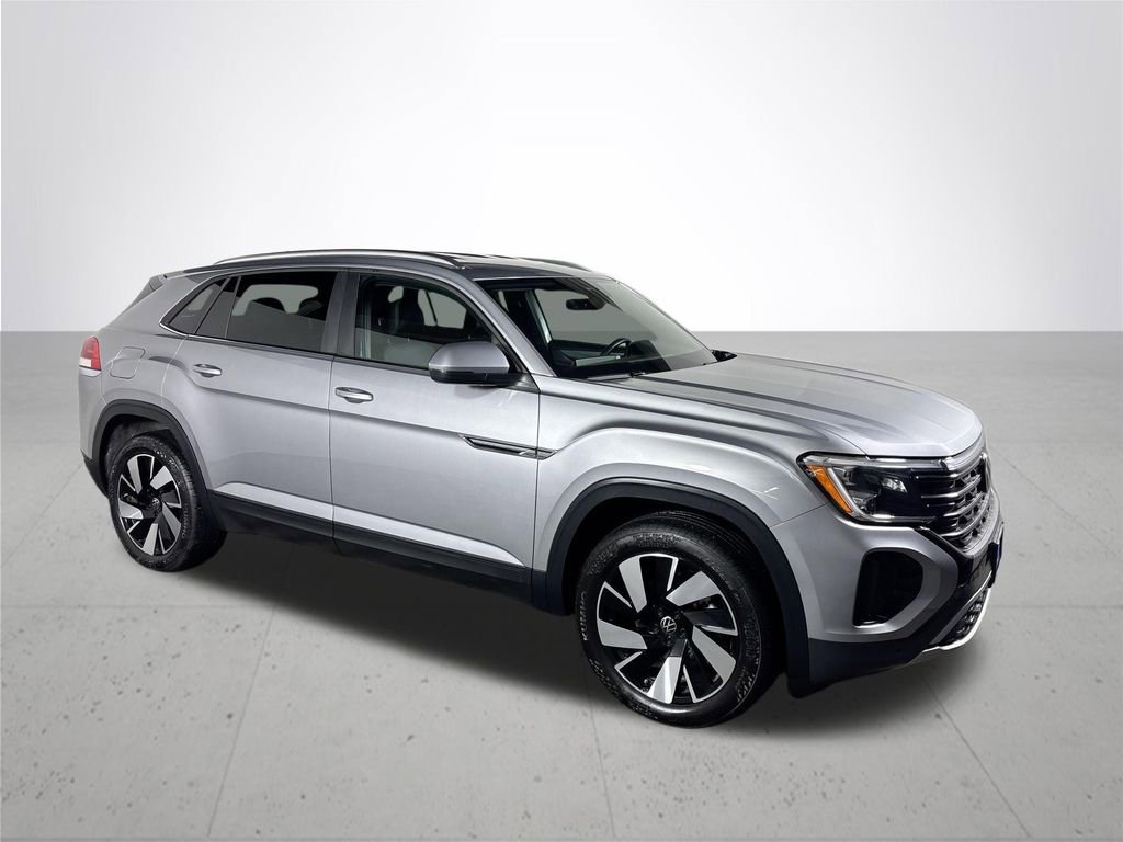 Certified 2025 Volkswagen Atlas Cross Sport SE image 4