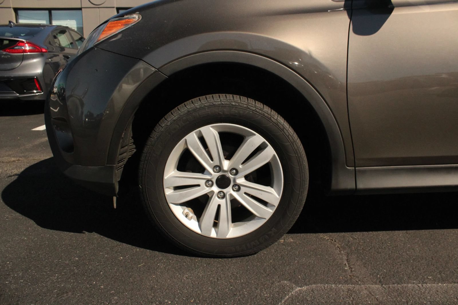Used 2015 Toyota RAV4 LE AWD/4WD image 3