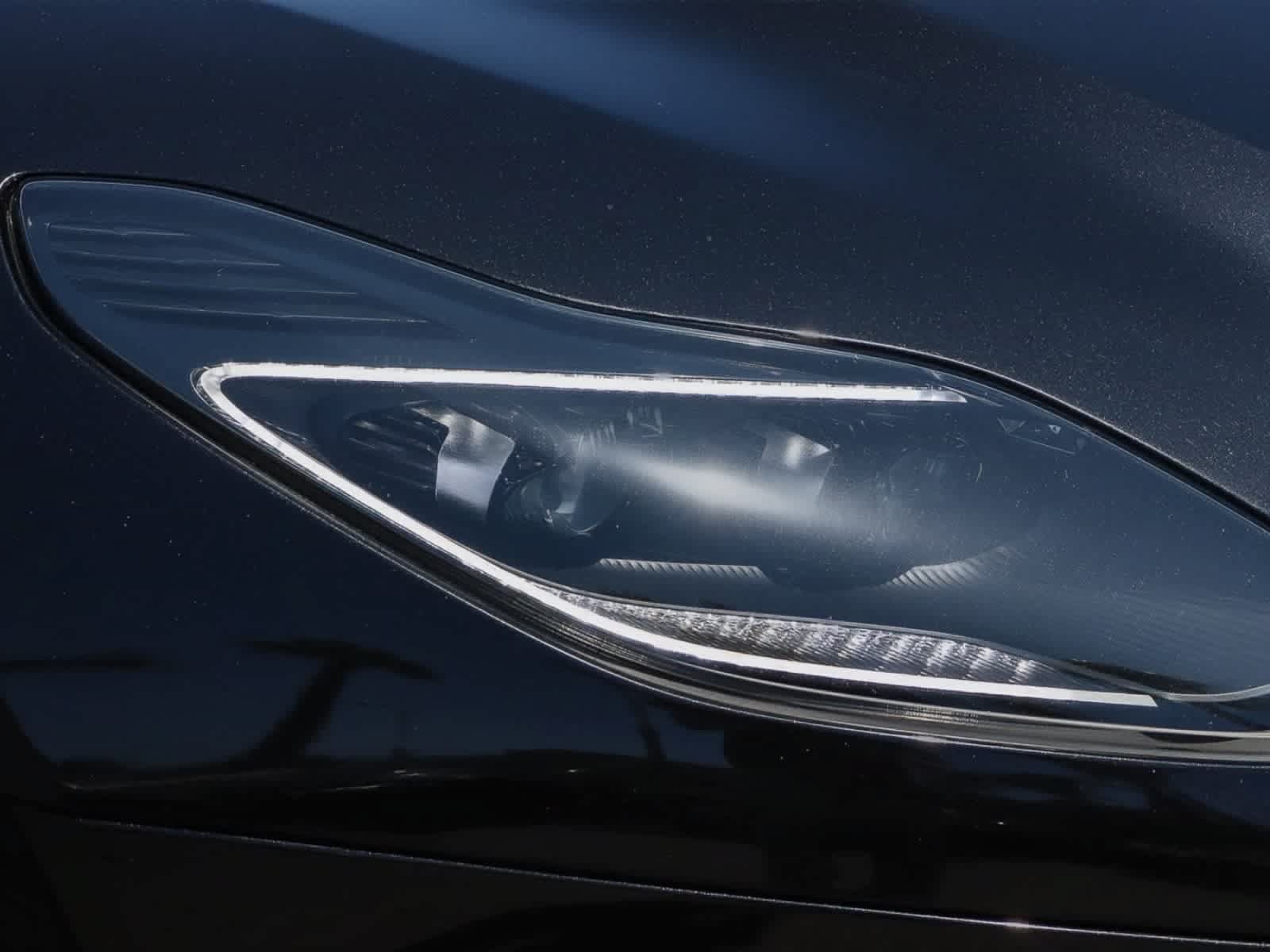 Used 2020 Aston Martin DB11 Coupe RWD image 4