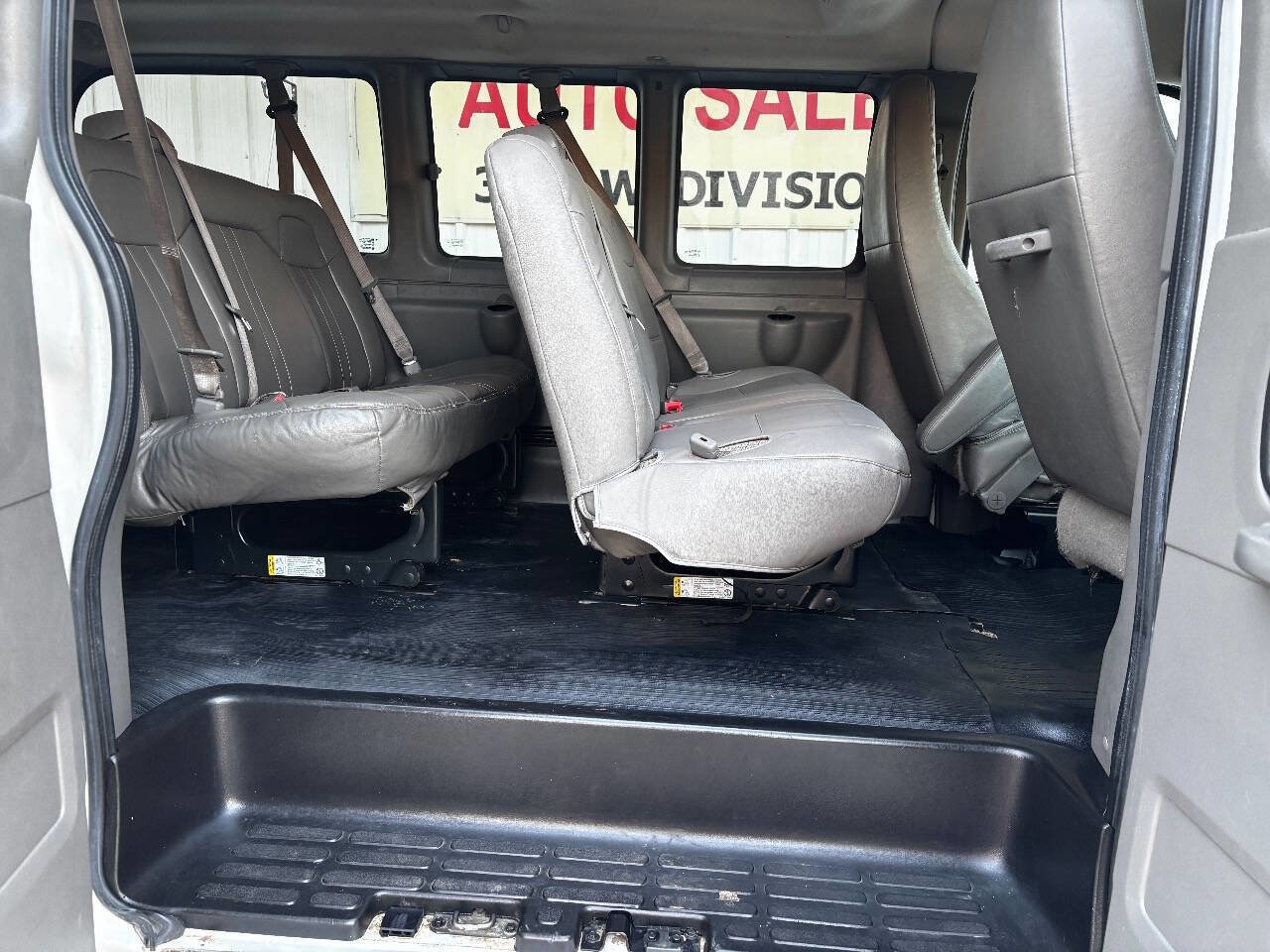 Used 2014 GMC Savana 3500 LS image 21