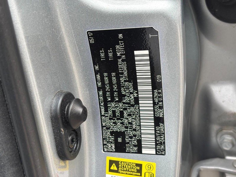 Used 2017 Toyota Highlander Plus image 26