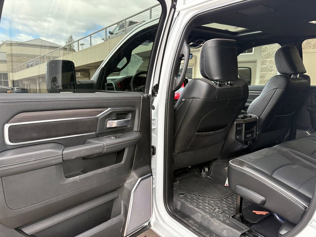 Used 2025 RAM 3500 Laramie image 25