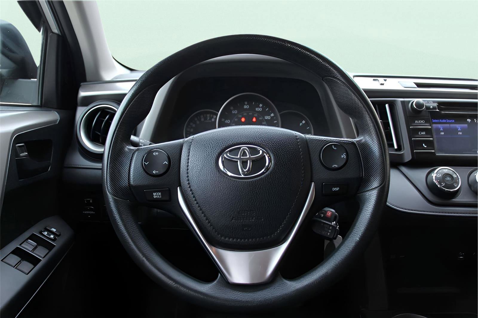Used 2016 Toyota RAV4 LE image 14