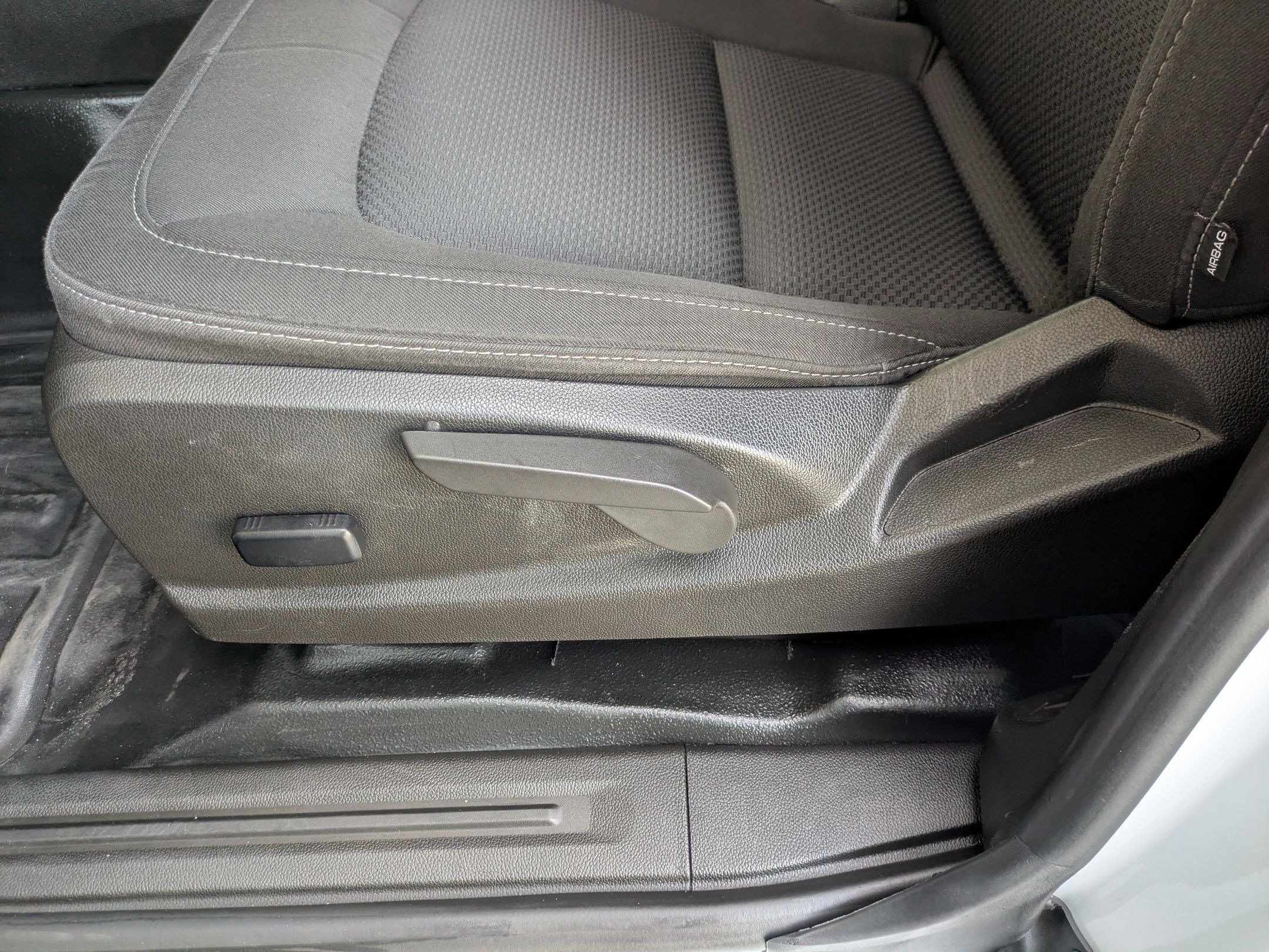 Used 2022 Chevrolet Colorado LT w/ Fleet Safety Package image 22