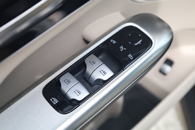 Used 2025 Mercedes-Benz GLC 300 image 17