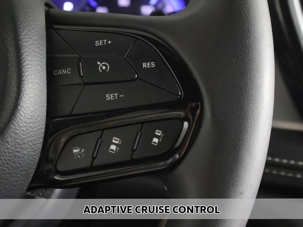 Used 2025 Chrysler Pacifica Limited FWD image 5