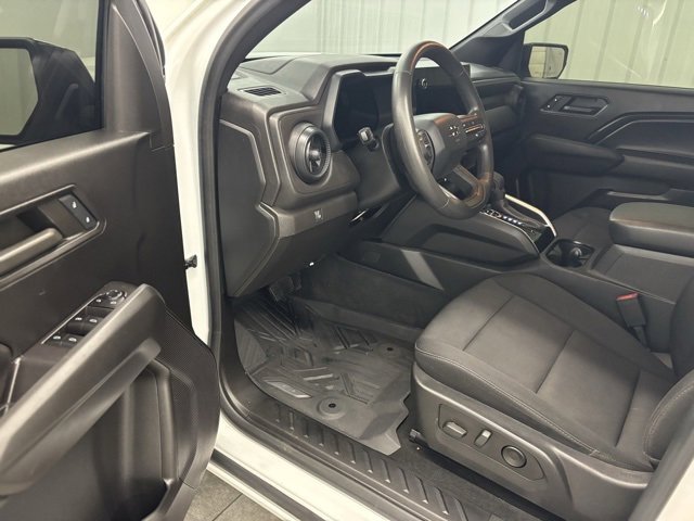 Used 2023 Chevrolet Colorado Trail Boss w/ Technology Package image 12