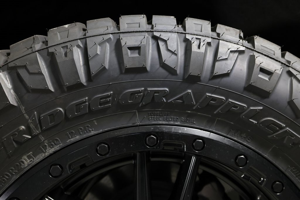 Used 2025 GMC Yukon AT4 Ultimate w/ LPO, Illumination Package image 52