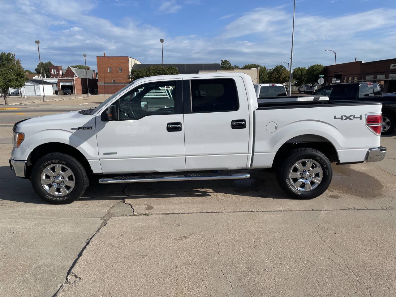 Used 2012 Ford F150 XLT w/ XLT Chrome Pkg AWD/4WD image 2
