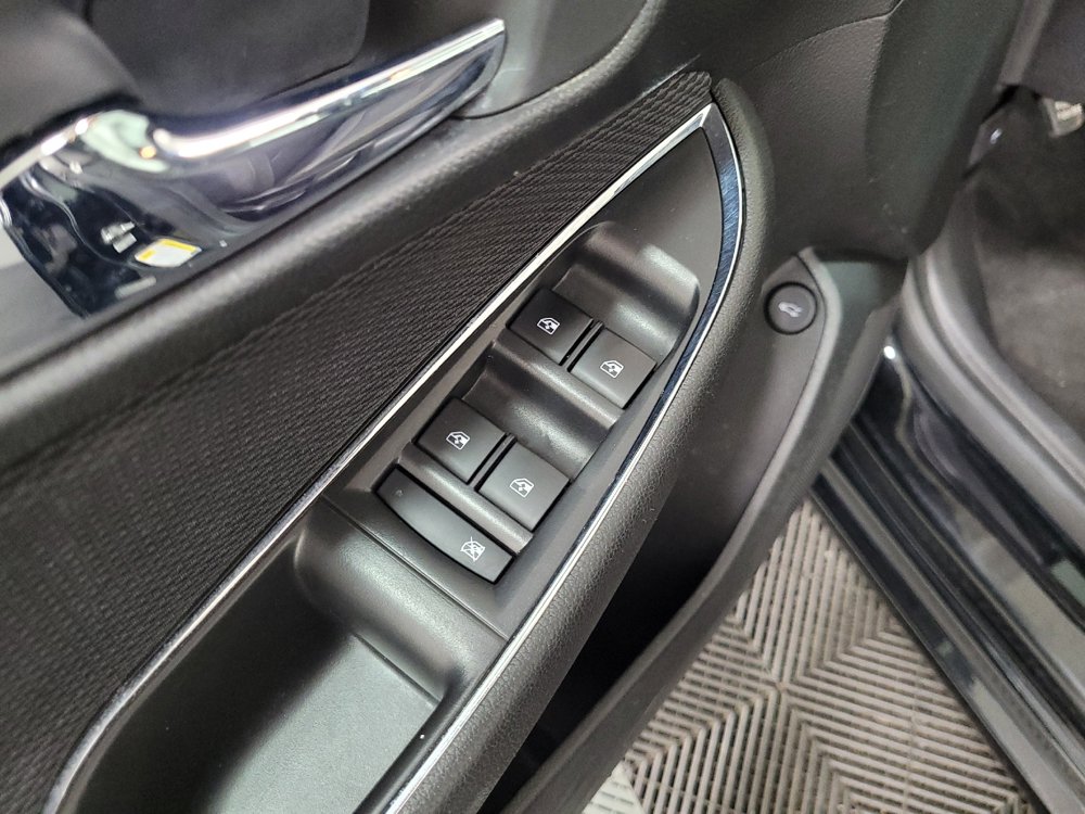 Used 2017 Chevrolet Cruze LS FWD image 27