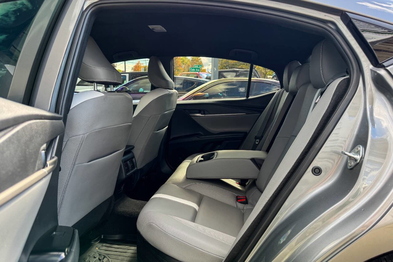 Used 2025 Toyota Camry Hybrid image 16