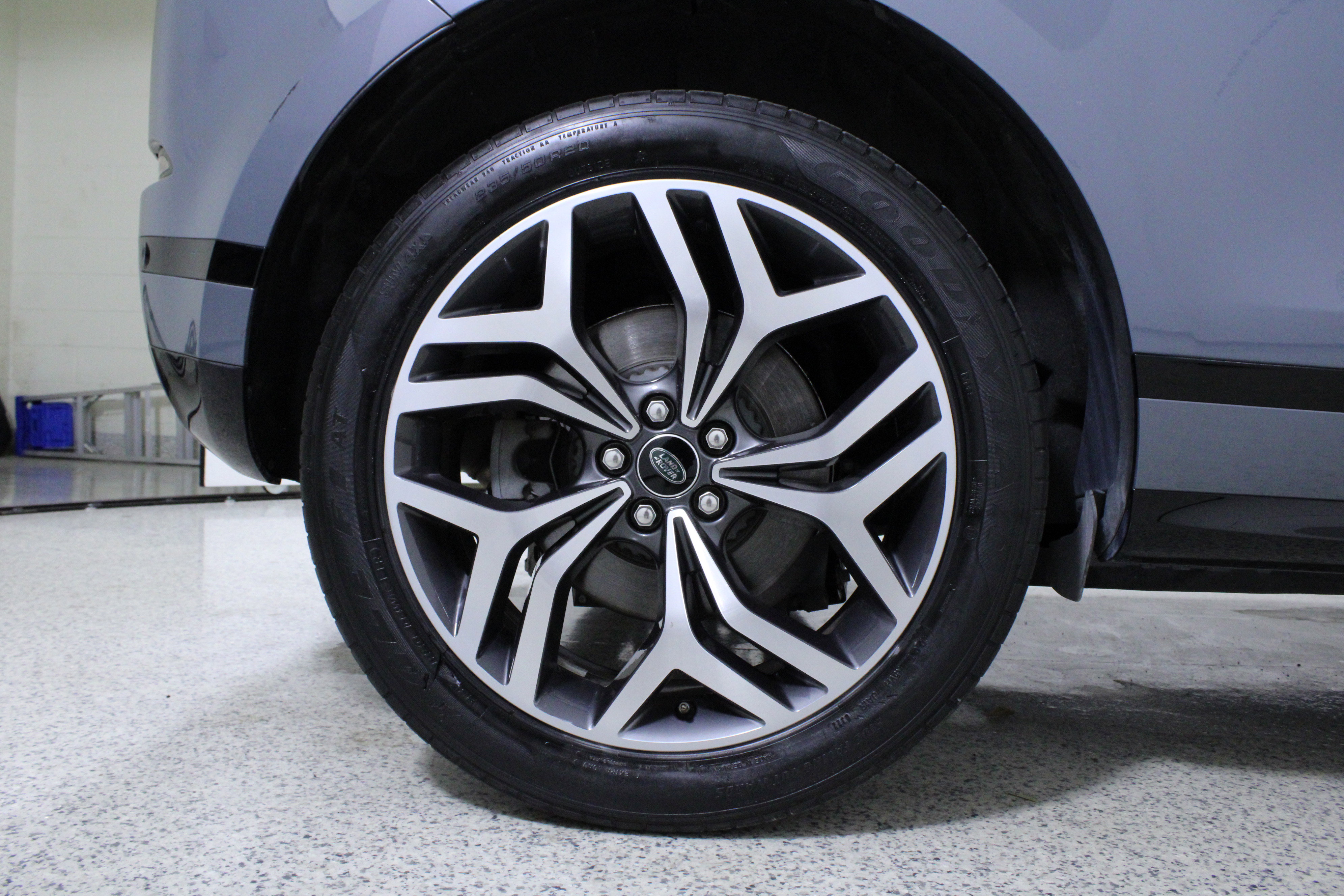 Used 2023 Land Rover Range Rover Evoque R-Dynamic SE image 8