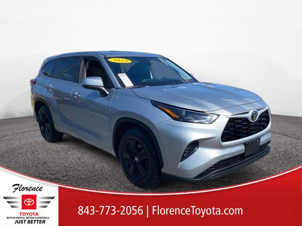 Used 2023 Toyota Highlander L image 1