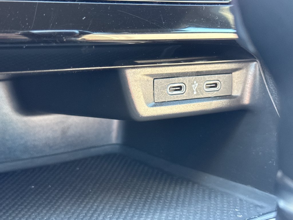 Used 2025 Volkswagen Jetta Sport FWD image 31