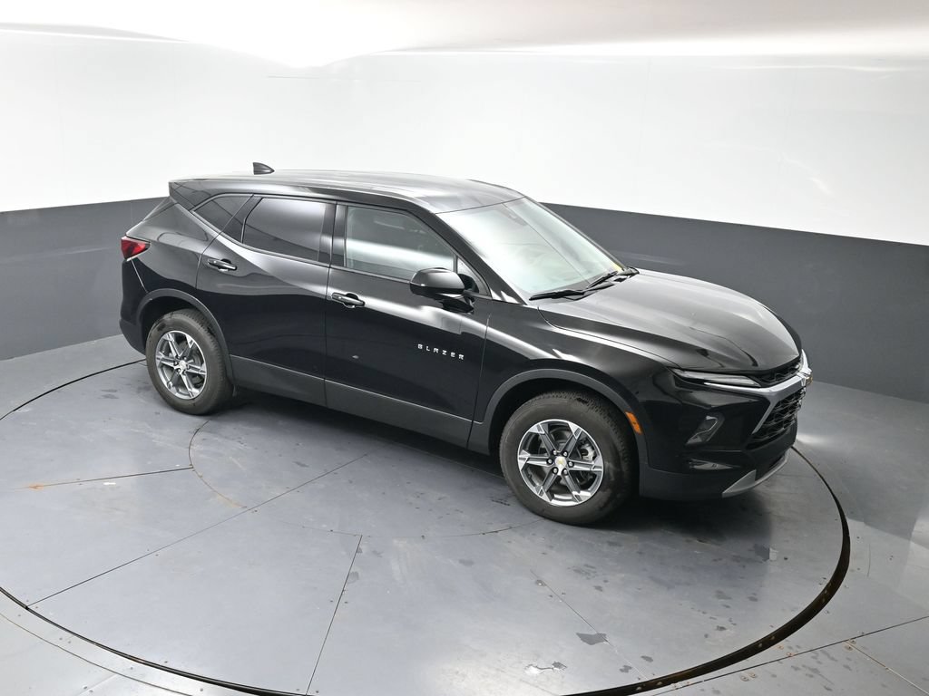 Used 2025 Chevrolet Blazer LT FWD image 43